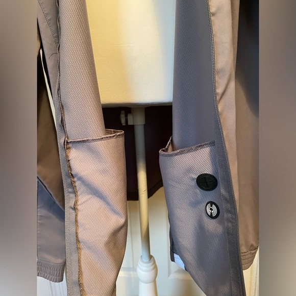 Under Armour Boston College Men’s Zip Up Gray and White Windbreaker Jacket XLT - Picture 10 of 13